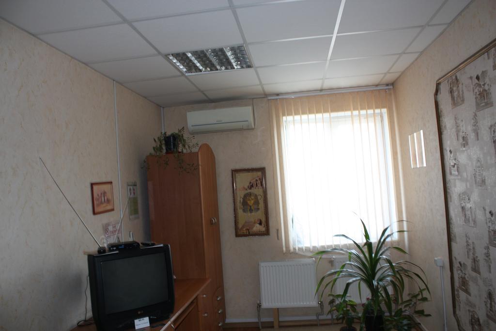 Motel Pid Strihoyu Kremenchuk Habitación foto